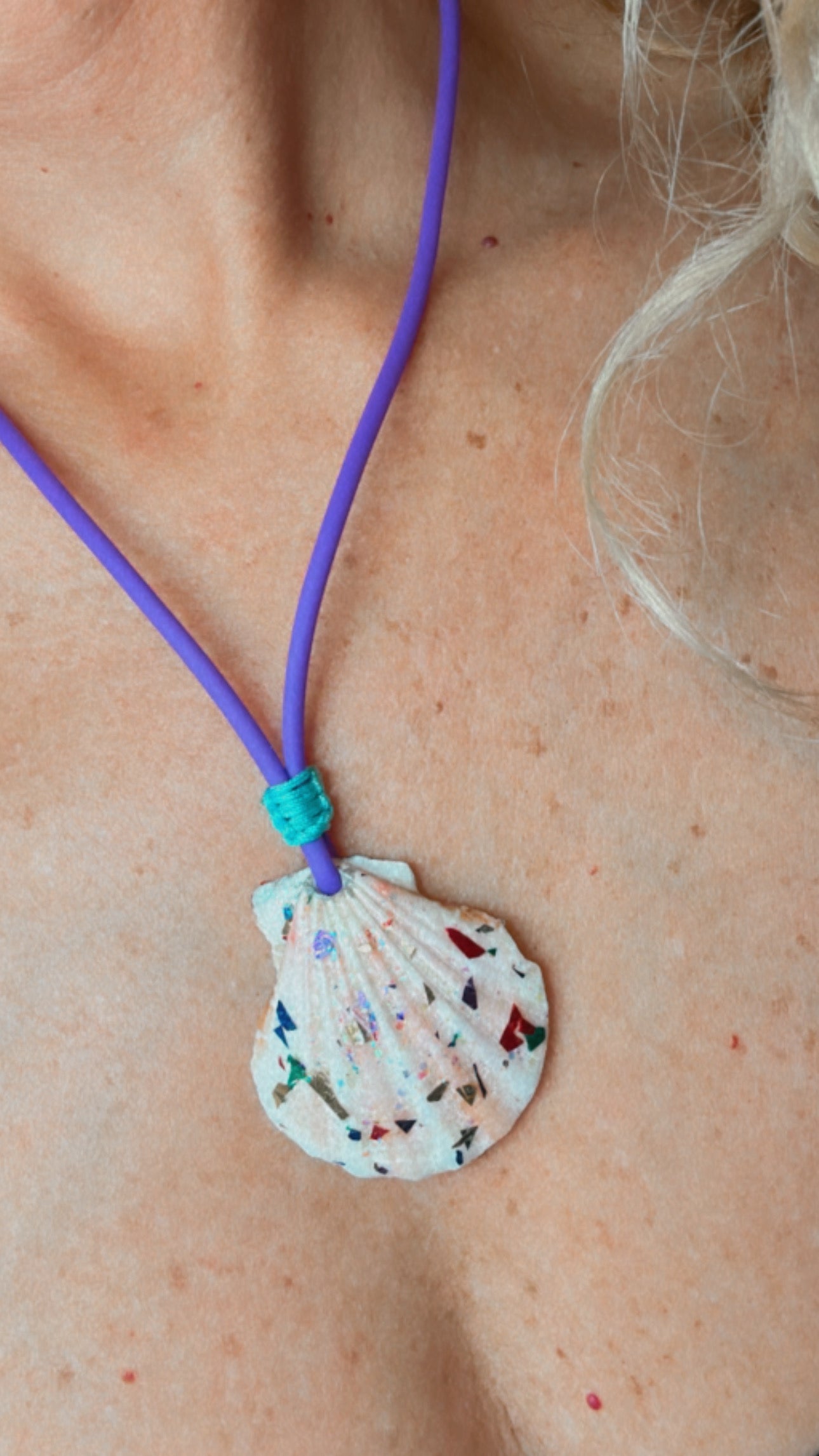 Hand made necklace - sea shell and cord