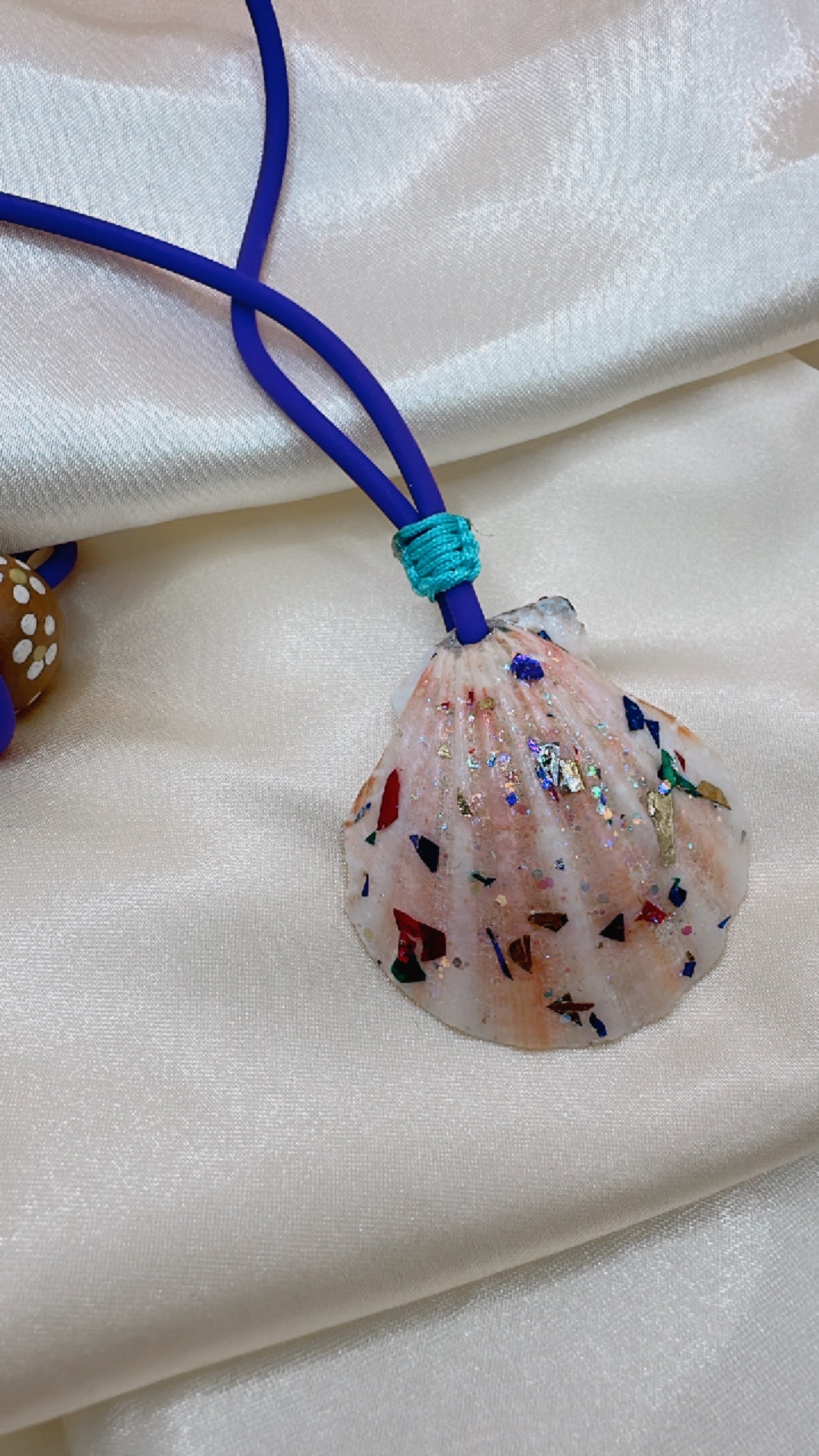 Hand made necklace - sea shell and cord